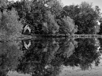 Park Maksimir, četvrto maksimirsko jezero, ribarska koliba (Foto Zoran Mirković).jpg